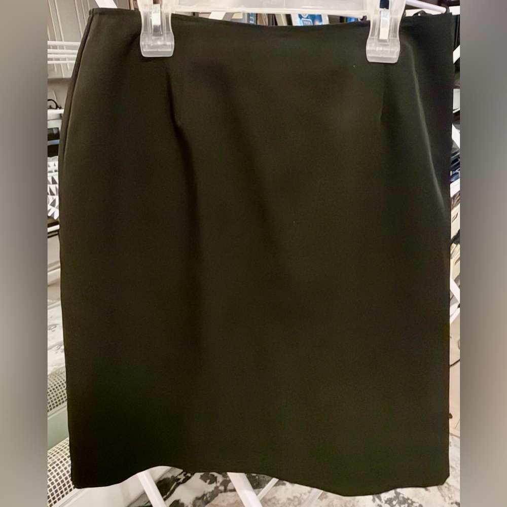 Alyn Paige Classic Black Pencil Skirt